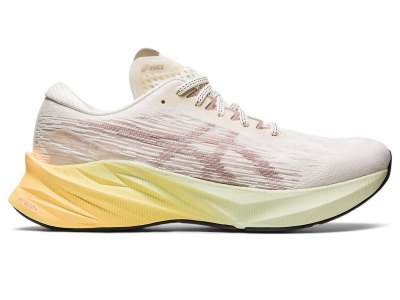 Asics Novablast 3 Koşu Ayakkabısı Erkek Krema Açık Mercan | TR4946-722